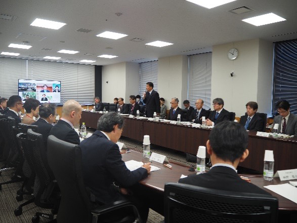 写真：第5回「新型インフルエンザ等対策推進会議」の様子2