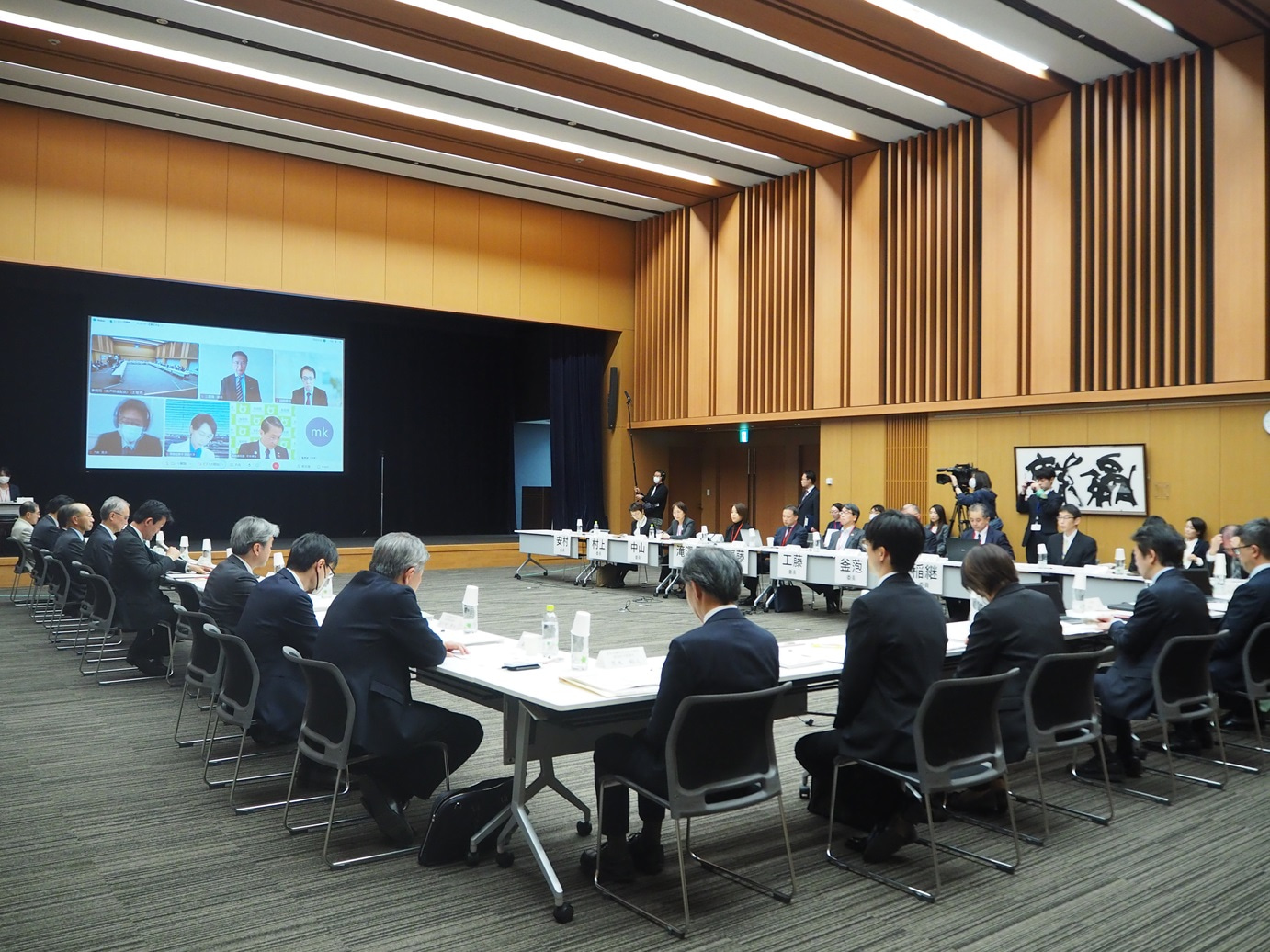 写真：第6回「新型インフルエンザ等対策推進会議」の様子2