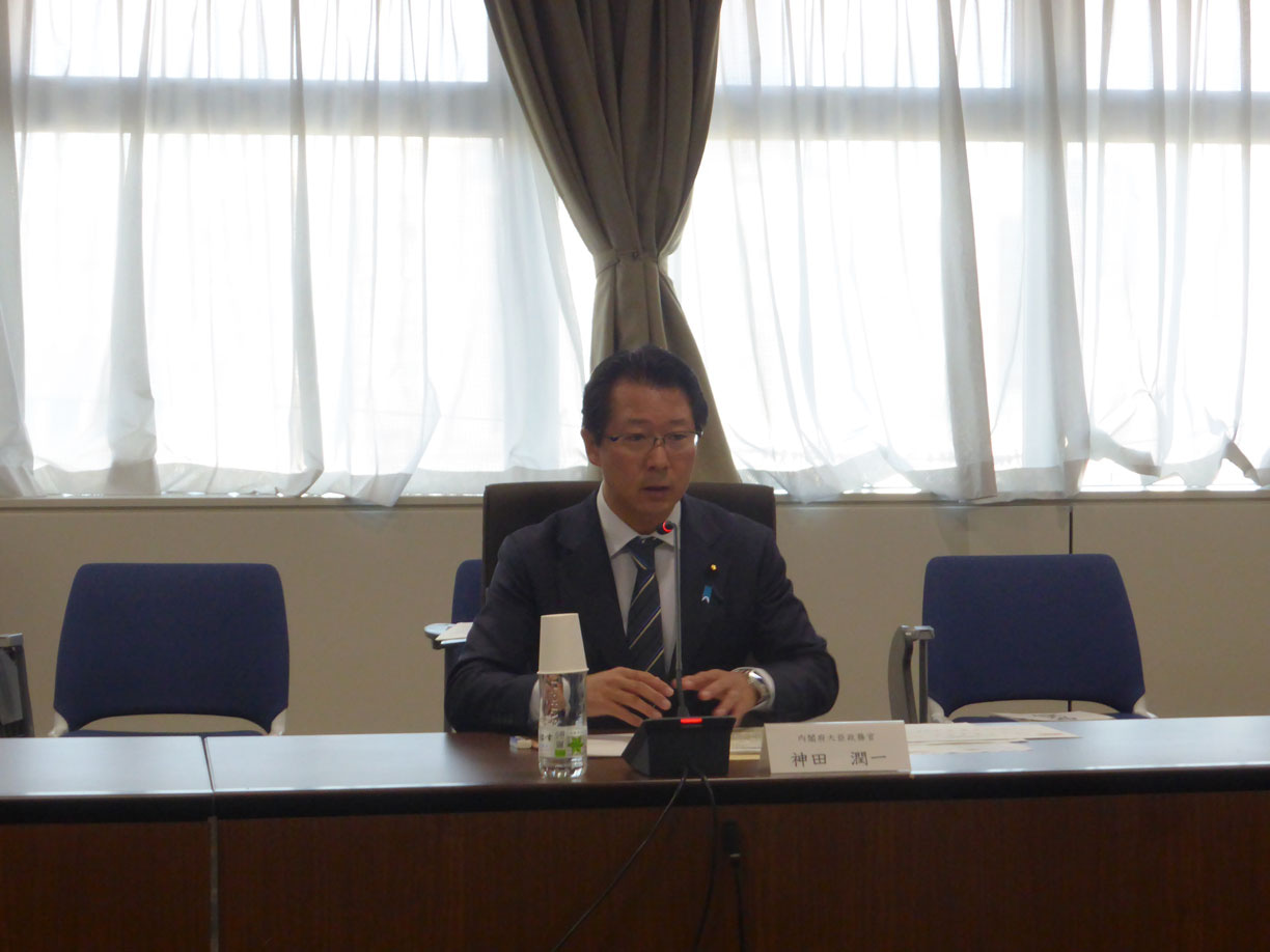 写真：第7回「新型インフルエンザ等対策推進会議」の様子1