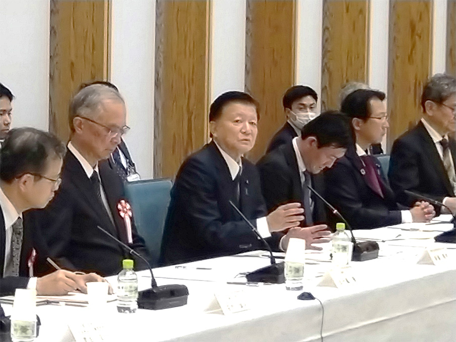 写真：第8回「新型インフルエンザ等対策推進会議」の様子2