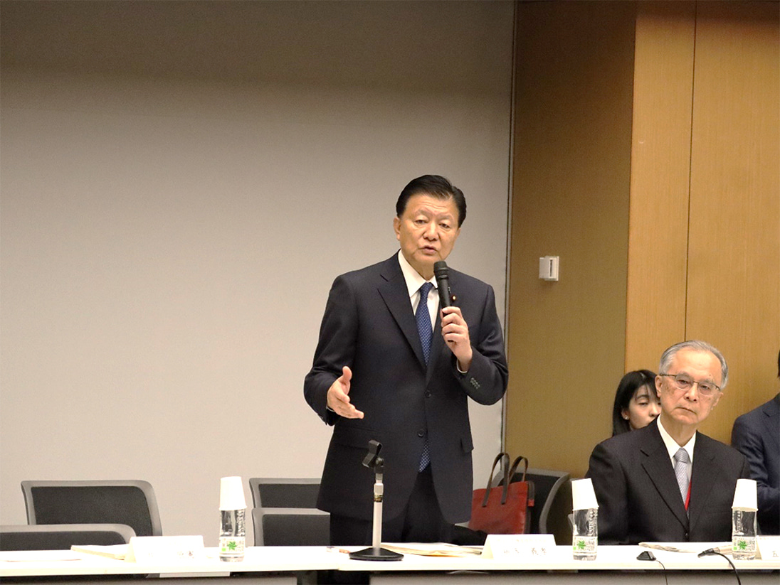 写真：第9回「新型インフルエンザ等対策推進会議」の様子1