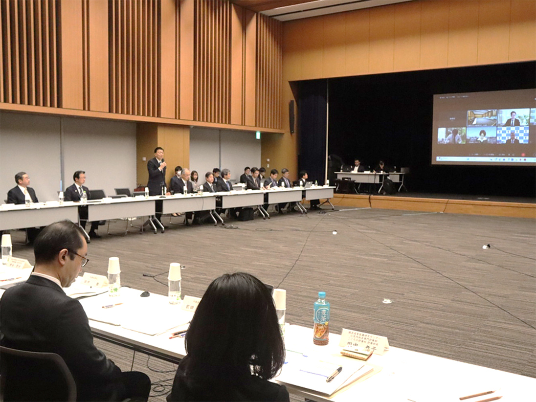 写真：第9回「新型インフルエンザ等対策推進会議」の様子2