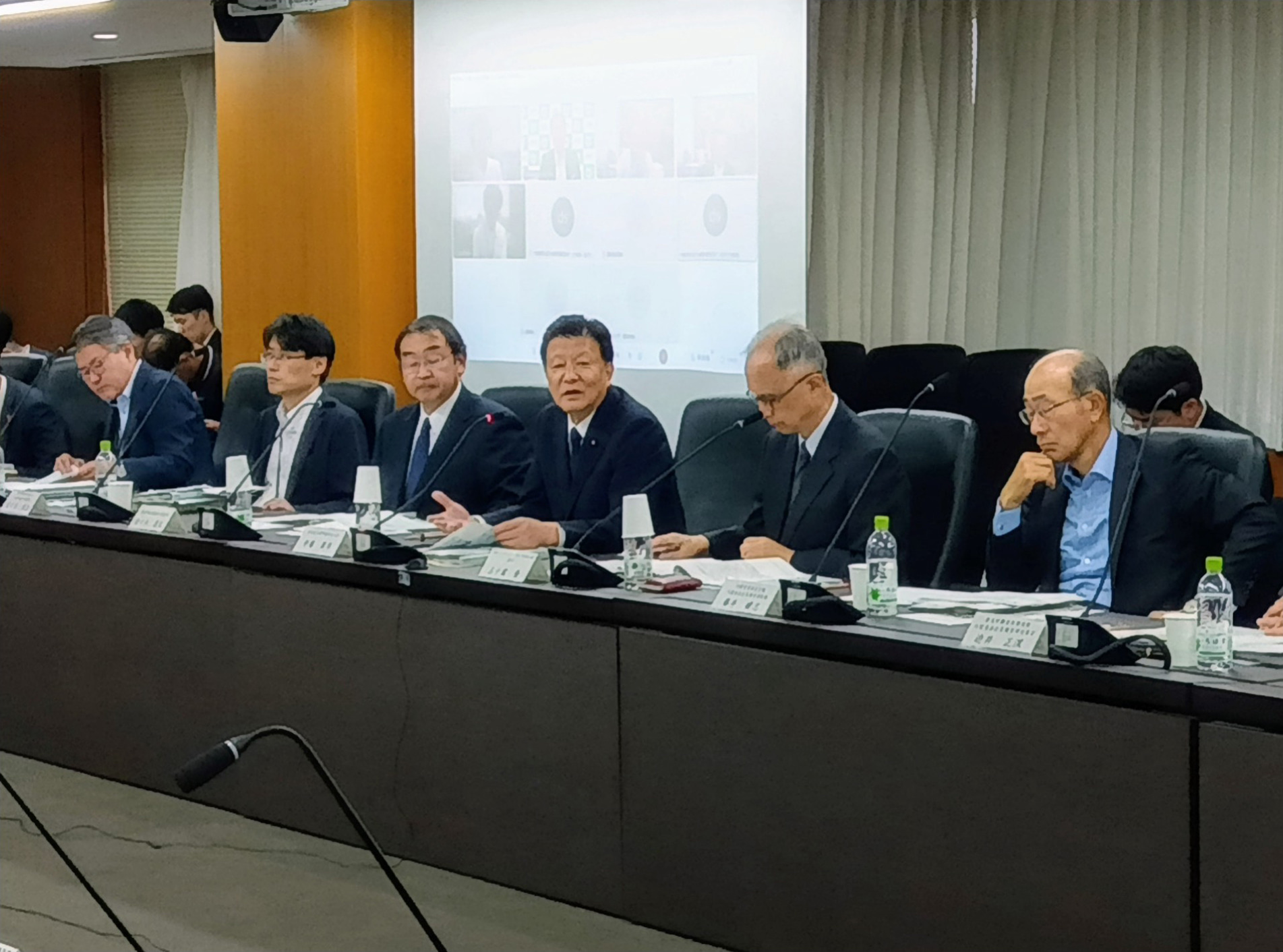 写真：第13回「新型インフルエンザ等対策推進会議」の様子2