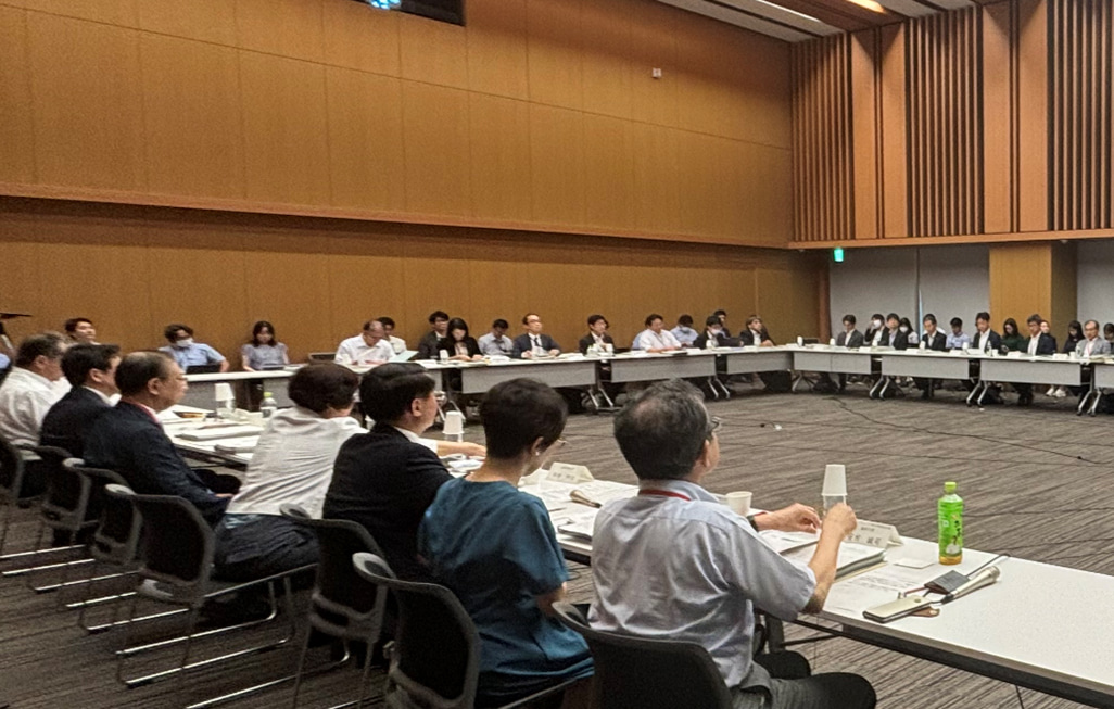 写真：第14回「新型インフルエンザ等対策推進会議」の様子2