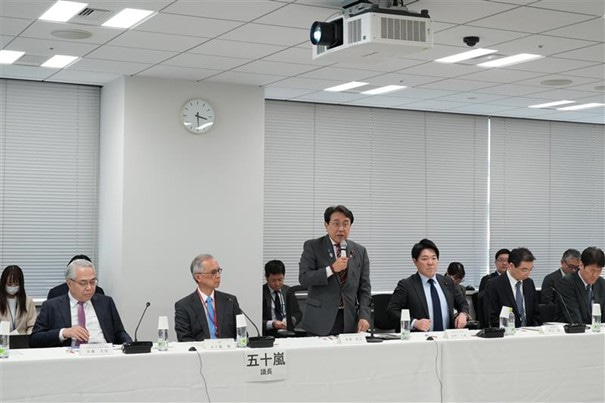 写真：第16回「新型インフルエンザ等対策推進会議」の様子2