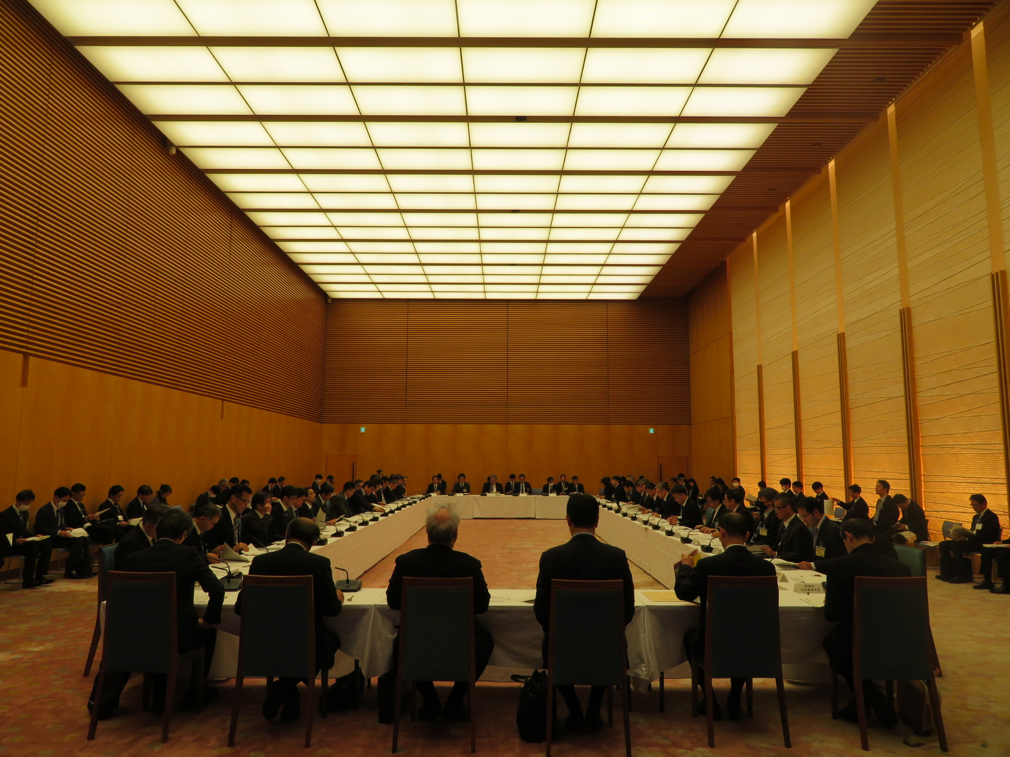 写真：新型インフルエンザ等に関する関係省庁対策会議訓練の様子