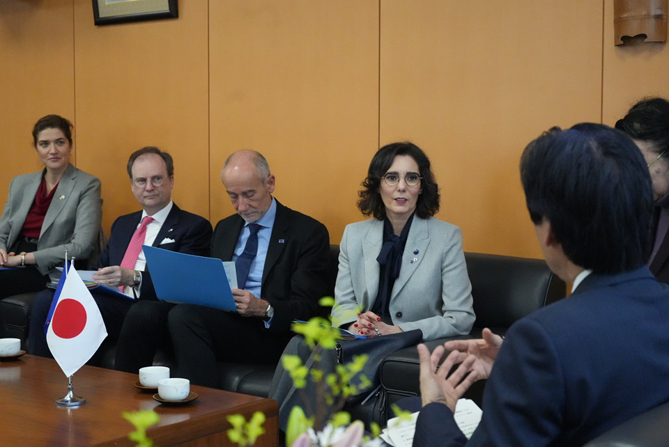 写真:アジャ・ラビブ平等・準備・危機管理担当欧州委員の表敬訪問の様子3