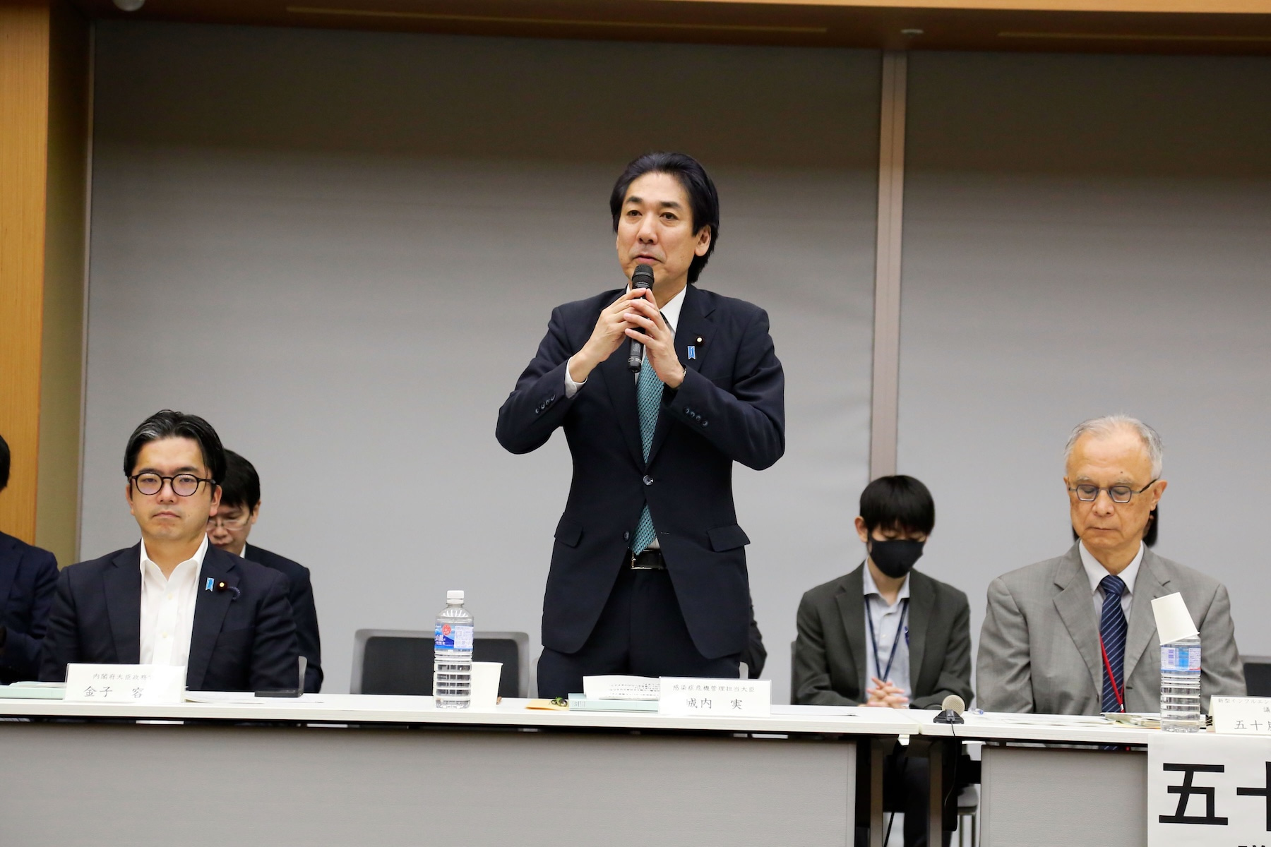 写真:第23回「新型インフルエンザ等対策推進会議」の様子2