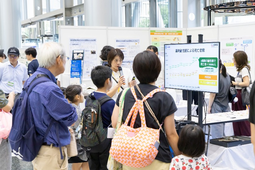 写真：出展したお台場テレコムセンタービルの様子1